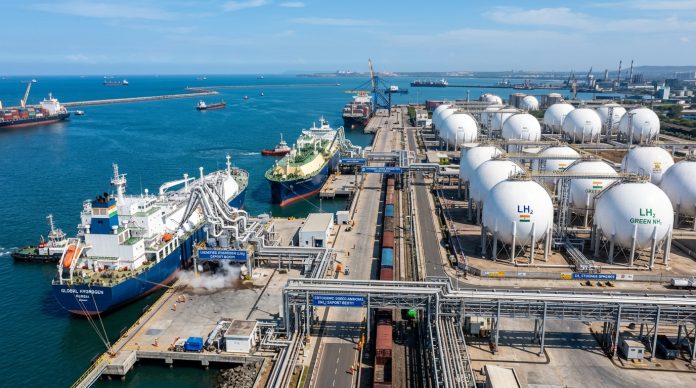 India Deepwater Green Ammonia and Hydrogen Maritime Export Terminal Indian deepwater maritime terminal with cryogenic green ammonia and liquefied hydrogen carrier ships